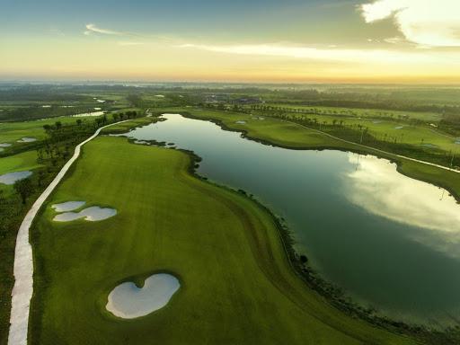 West Lakes Golf & Villa